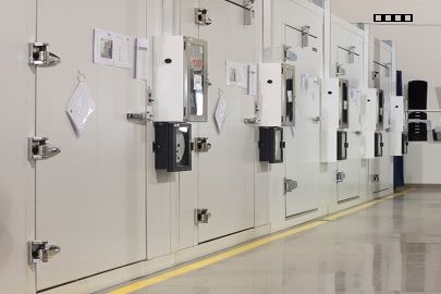 如何确保测试样本量符合法规的要求?